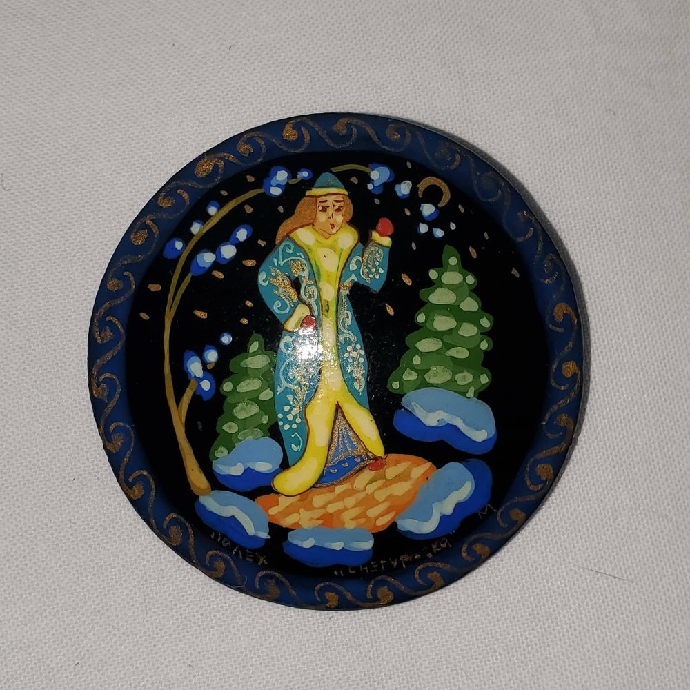 Vintage Russian Handpainted Signed Lacquer Brooch Pin
